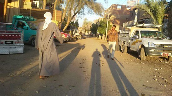بالصور.. فرض كردون أمنى حول قرية صفط الخرسا ببنى سويف بسبب المشادات الطائفيه 

