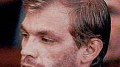 ابشع افلام الرعب أخذت من قصص حقيقيه لهؤلاء السفاحيين تعرف عليهم وعلي قصصهم