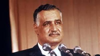 صور نادرة البابا والبكباشي !