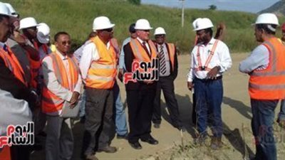 ننشر صور زيارة وزراء مياه مصر والسودان وإثيوبيا لموقع سد النهضة