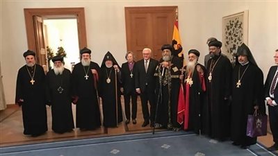 شاهد| لحظة استقبال رئيس ألمانيا للبابا تواضروس.