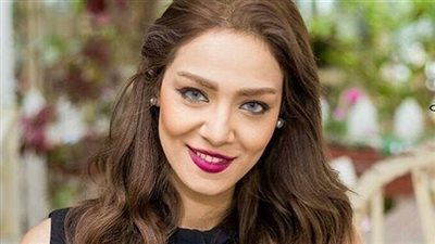 مذيعة سي بي سي تكشف تفاصيل جديدة عن خناقة الدسوقي