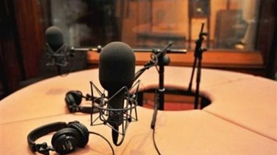 بالصور | اغتيال إعلامي شهير وزوجته وطفله الصغير على يد مجهولين