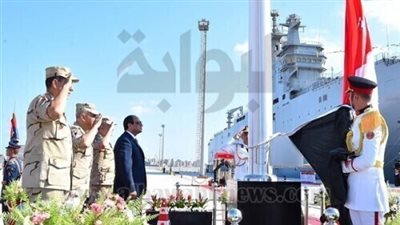 بالصور| السيسي يلتقي وحوش البحر في عيدهم الـ50