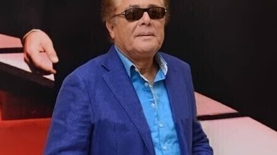 محمود عبد العزيز و فيديو نادر وضحك هيستري مع عزت ابو عوف والهام شاهيين