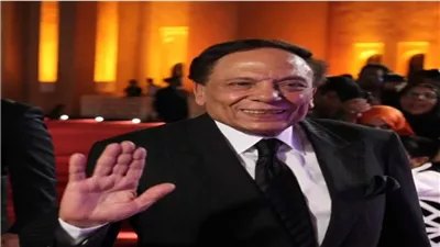 صورة عادل إمام الأخيرة تًحدث ضجة .. ماذا حدث في كواليس الـ60 دقيقة  التي حضرها الزعيم في زفاف حفيده ولماذا خرج  دون أن يراه أحد؟