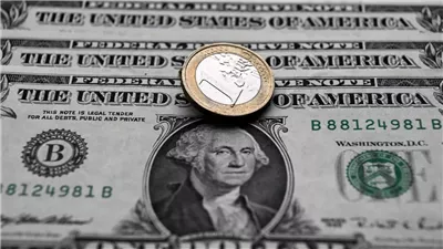 من ارتفاع تاريخى إلى تراجع مفاجئ ما حدث في سعر الدولار بالبنوك اليوم 