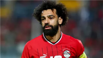 حقيقة سحب شارة قيادة المنتخب من صلاح وأعطائها للأقدم