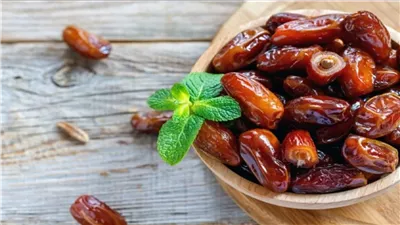 فوائد صحية مذهلة ستجنيها عند تناول سبع تمرات على معدة فاضية