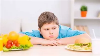 أطعمة ينبغي عليك عدم تناولها نهائيًا لانها ستسرق صحتك والكثير منا يعشقها