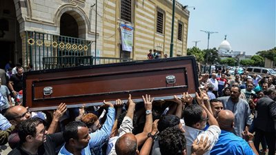 الموت يفجع الوسط الكروي .. وفاة لاعب كرة قدم  شهير اليوم  والنادي المصري ينشر بيانًا رسميًا عبر صفحاته بكلمات مؤثرة - 