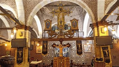 لماذا تمنع الكنيسة القبلات والصلاة على الموتى فى أيام البصخة المقدسة بأسبوع الآلام