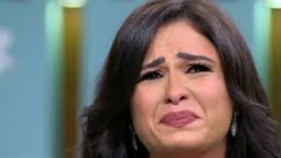 بعشقه ياسمين عبد العزيز تدخل فى نوبه بكاء هستيرى بسبب احمد العوضي