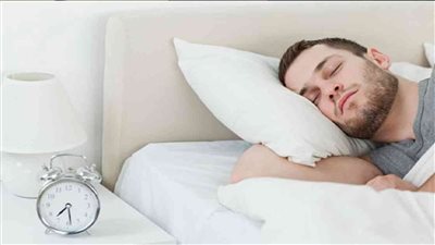 الشخير والتنفس من الفم وصرير الأسنان أثناء النوم قد يكونان مؤشرات على الإصابة بمرض مزمن