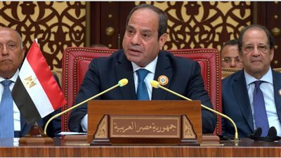 سر حركة السيسي وعباس كامل بالقمة العربية .. أثارت تفاعل وأصبحت حديث المصريين