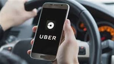 برر موقفه أنه مريض وقلع الحزام سائق اوبر يتحرش بفنانة مشهوره وأزمة جديدة تواجه الشركة