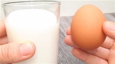 البيض باللبن لن تتخيل ما سيحدث لك جسديا عند حرصك على تناولهم معا