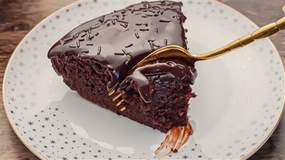 طريقة عمل كيك الشوكولاتة بشكل مميز وطريقة موفرة واقتصادية