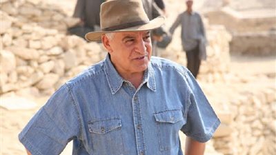 مين سيدنا موسى .. زاهي حواس يثير جدل كبير حول وجود بني إسرائيل ما القصة ؟ 