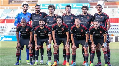 نجم الأهلي يقترب من الرحيل.. إعلامي يكشف مفاجأة صادمة 