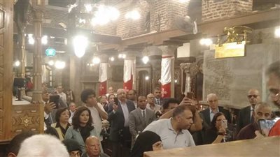 الآلاف يتوجهون منذ قليل إلى كنيسة العذراء مريم بحارة زويلة ماذا يحدث هناك