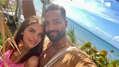 زوجة كريم فهمي تقلب السوشيال ميديا بفستان ملفت ومفتوح من الأعلى