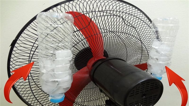 تجميد زجاجة ماء بلاستيكية