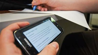 إرسال حل الامتحان قبل اللجنة بـ 6 ساعات التعليم تعلق على تسعيرة امتحانات الثانوية العامة بجروبات الغش