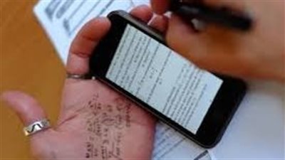 نشر امتحان الاقتصاد بالجروبات.. الوزارة تضبط طالب ثانوية داخل اللجنة والوزير يؤكد: 