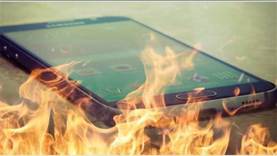 هاتفك قنبلة موقوتة! 5 خطوات لمنع انفجاره خلال فصل الصيف الحارق