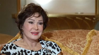 عيب يا ست.. هجوم عنيف على لبلبة بسبب ظهورها ببدلة الرقص 