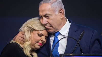 تصريحات زوجته.. الجيش  ينقلب على نتنياهو ودعوات للاغتيال من اليسار