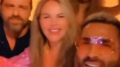 أحمد سعد يحتفل بعيد ميلاد نيكول سابا على طريقته الخاصة