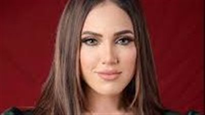 شاهد إطلالة إيمي طلعت زكريا في حفل خطوبتها بفستان قصير