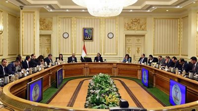 مقابل تريليون دولار .. بيان رسمي يحسم الجدل حول اعتزام الحكومة بيع قناة السويس