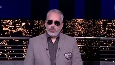 سبب ارتداء تامر أمين نظارة سوداء وظهوره بها في إحدى حلقات برنامجه