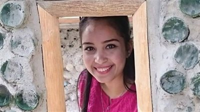 لبست اكليل المرض وسابت الأرض الغربة.. تفاصيل وفاة 