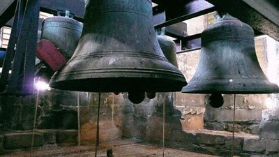 اتحبس بالغلط...عجوز يستخدم ذكائه وحيلة لا تخطر على البال ليلفت الأنظار ويخرج من الكنيسة