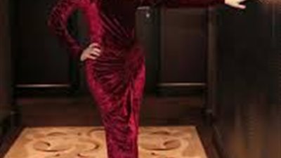 فستان رخيص.. سعر ولا في الخيال لفستان حرير ارتدته 