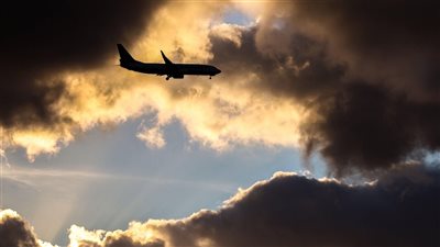 فاكهة قابلة للانفجار ممنوع ممنوع تأخذها فى الطيارة فاحذروا فهي قنبله موقوته