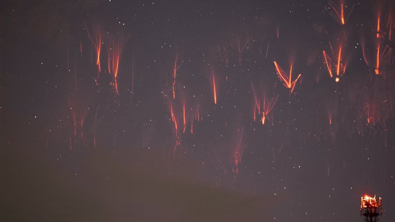 آثار سلبية على الاتصالات