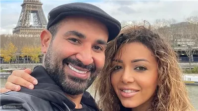 العربية جديدة وكان رايح يعلق نمرها.. زوجة أحمد سعد تكشف تفاصيل نجاتهم من الموت بأعجوبه بعد حادث سير مروع