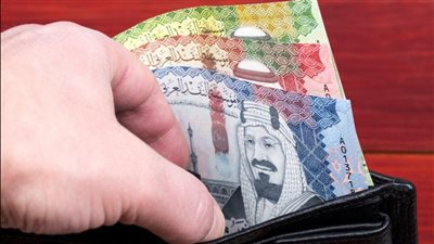 سعر الريال السعودي أمام الجنيه المصري اليوم 24 أغسطس 2024 في البنوك.. ليه السوق السوداء بتقول كلام تاني؟