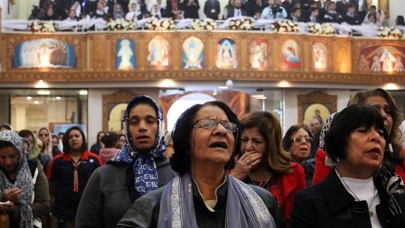 اعتداء أشخاص غير