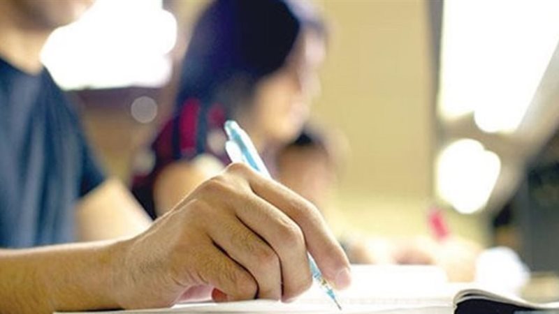 طلاب الثانوية العامة
