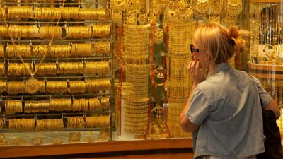 زحمه وطوابير علي محلات الذهب اخيرا كشف السر وراء الاقبال الكبير علي شراء الذهب