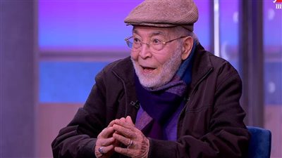 لن تصدق كيف تغيرت ملامح الفنان حسن يوسف في اول ظهور له في عمر الــ 89 عام