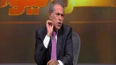 بالفيديو | عكاشة دقون السلفين والاخوان بها براغيث ولازم نسوانهم تفليهم وترمي البراغيث في الجاز