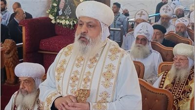 فيديو للأنبا ميخائيل يثير إعجاب مواقع التواصل الاجتماعي: ماذا فعل أسقف حلوان والمعصرة مع الأطفال؟