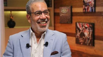 مدحت العدل يرد بقسوة على إلهام شاهين بعد تصريح الصلاة